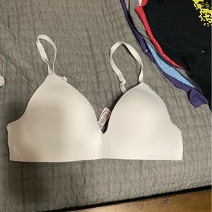VS PINK TSHIRT Bra